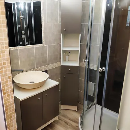 2 Pieces Vue Et Chateau Et Parking *